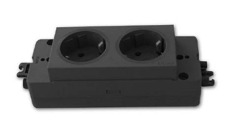 EVOline Express 910 stekkerblok 2 voudig met randaarde wandcontactdozen schuin onder 60° geplaatst
