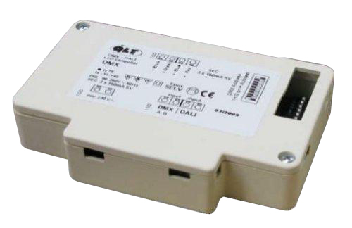 QLT DMX200 DMX-DALI naar PWM interface om met een voeding van 12V of 24V DC een uitgangsspanning van 12V of 24V DC maximaal 3x2A te krijgen wat via DMX of DALI gedimt kan worden. Er moet nog een externe voeding van 12V of 24V DC op aangesloten worden.
