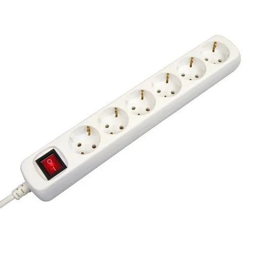 Tafeldoos 6 voudig randaarde wit + 3,0m snoer 3x1,5mm2 met schakelaar
