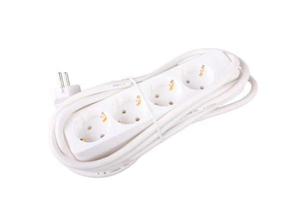 Tafeldoos 4 voudig randaarde wit + 3,0m snoer 3x1,5mm2